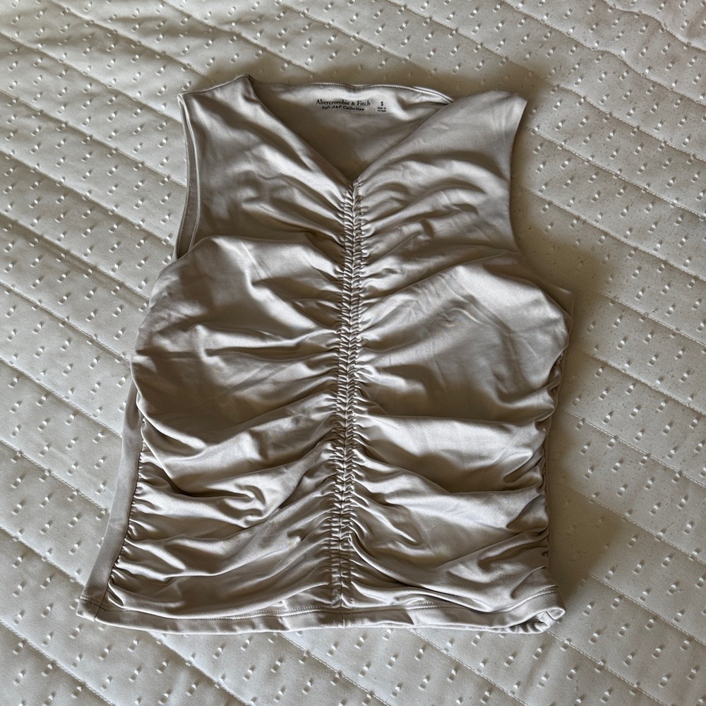 Abercrombie & Fitch Ruched Sleeveless Tank Top in Light Cream - Picture 2 of 6